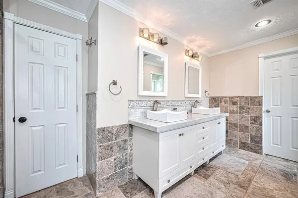 $4,200 | 14127 Britoak Lane, Houston, TX 77079