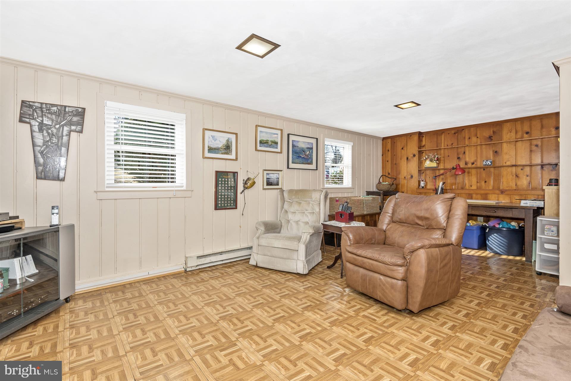 9819 Hawkins Creamery Road Damascus, MD 20872 - Photo 21 of 30 Living Room