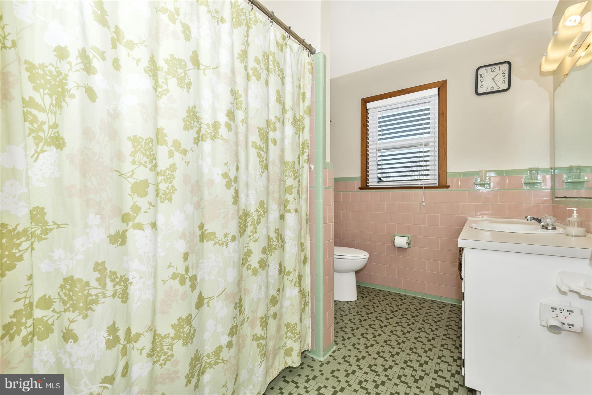 9819 Hawkins Creamery Road Damascus, MD 20872 - Photo 25 of 30 Bath