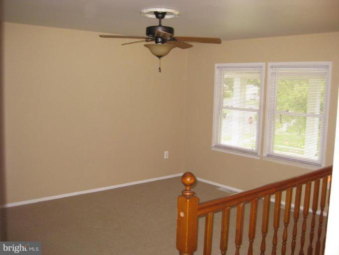 1101 Harvard Road Waldorf, MD 20602 - Photo 3 of 6 Living Room