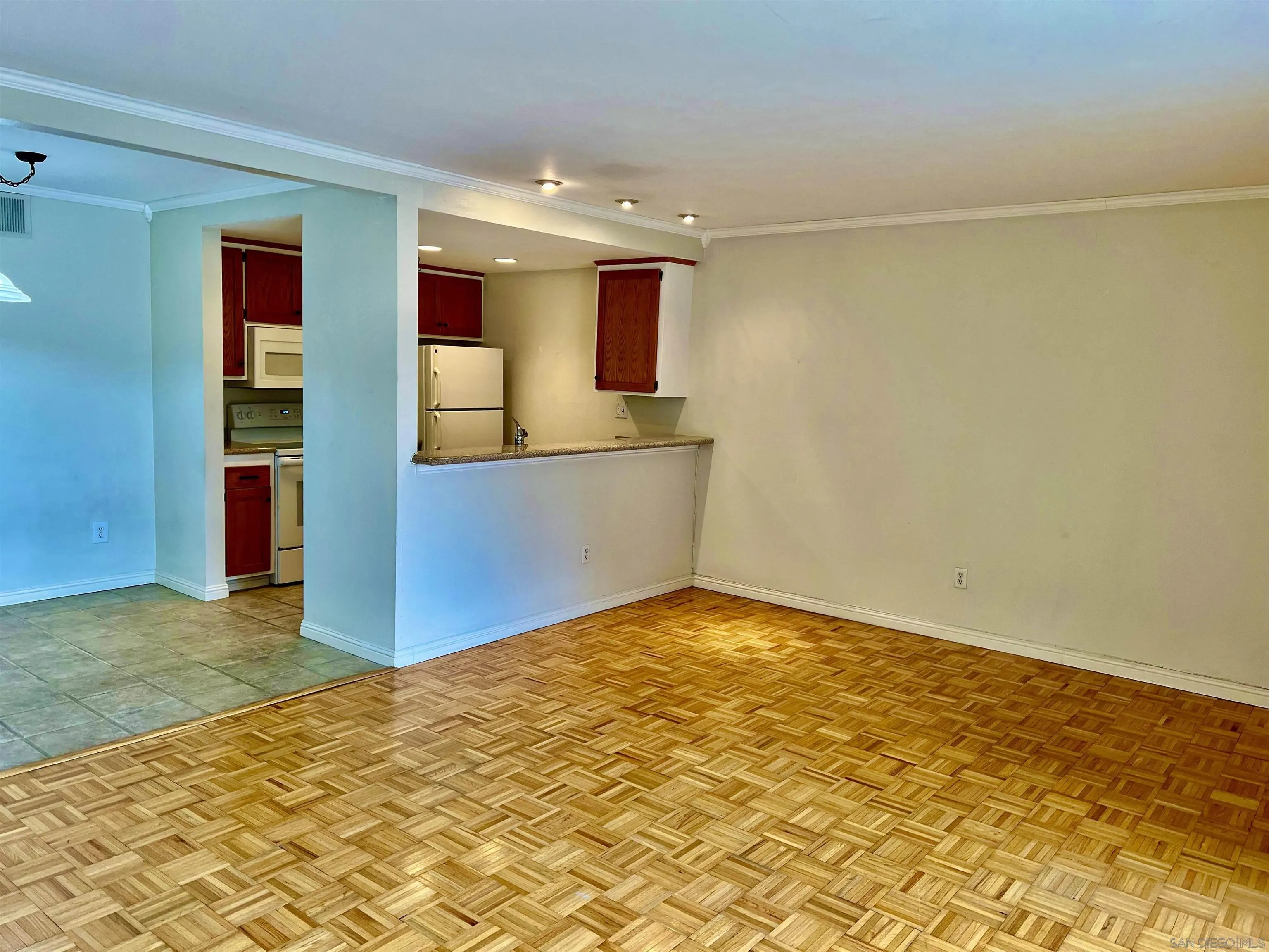 5989 Rancho Mission Road, Unit 107 San Diego, CA 92108 - Photo 4 of 16 Gallery Image 4