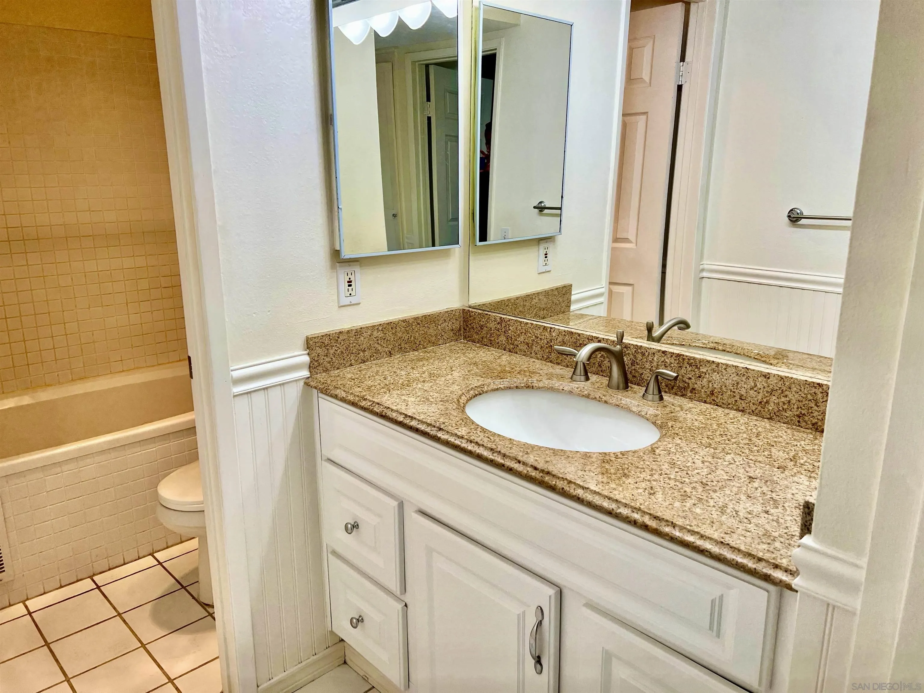 5989 Rancho Mission Road, Unit 107 San Diego, CA 92108 - Photo 9 of 16 Gallery Image 9