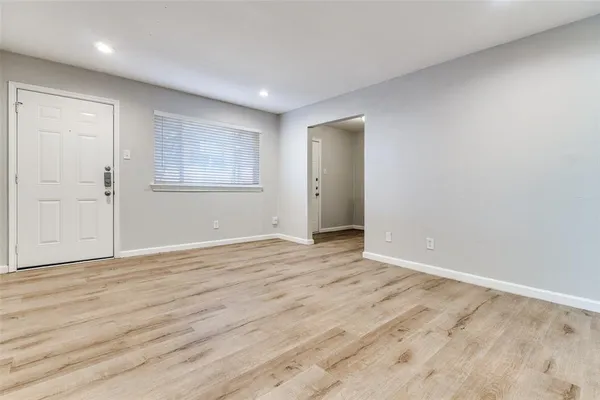 $999 | 4618 Reiger Avenue, Unit 101, Dallas, TX 75246