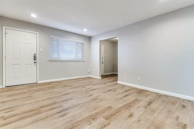 $995 | 4618 Reiger Avenue, Unit 101, Dallas, TX 75246