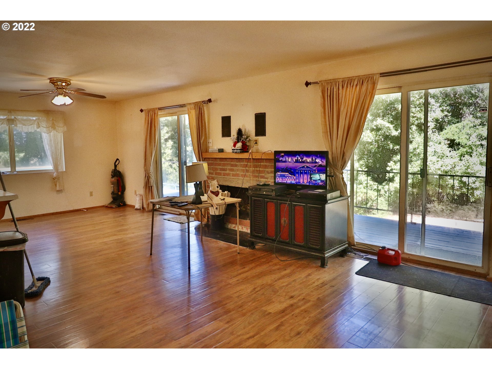 6403 Takilma Road Cave Junction, OR 97523 - Photo 5 of 12