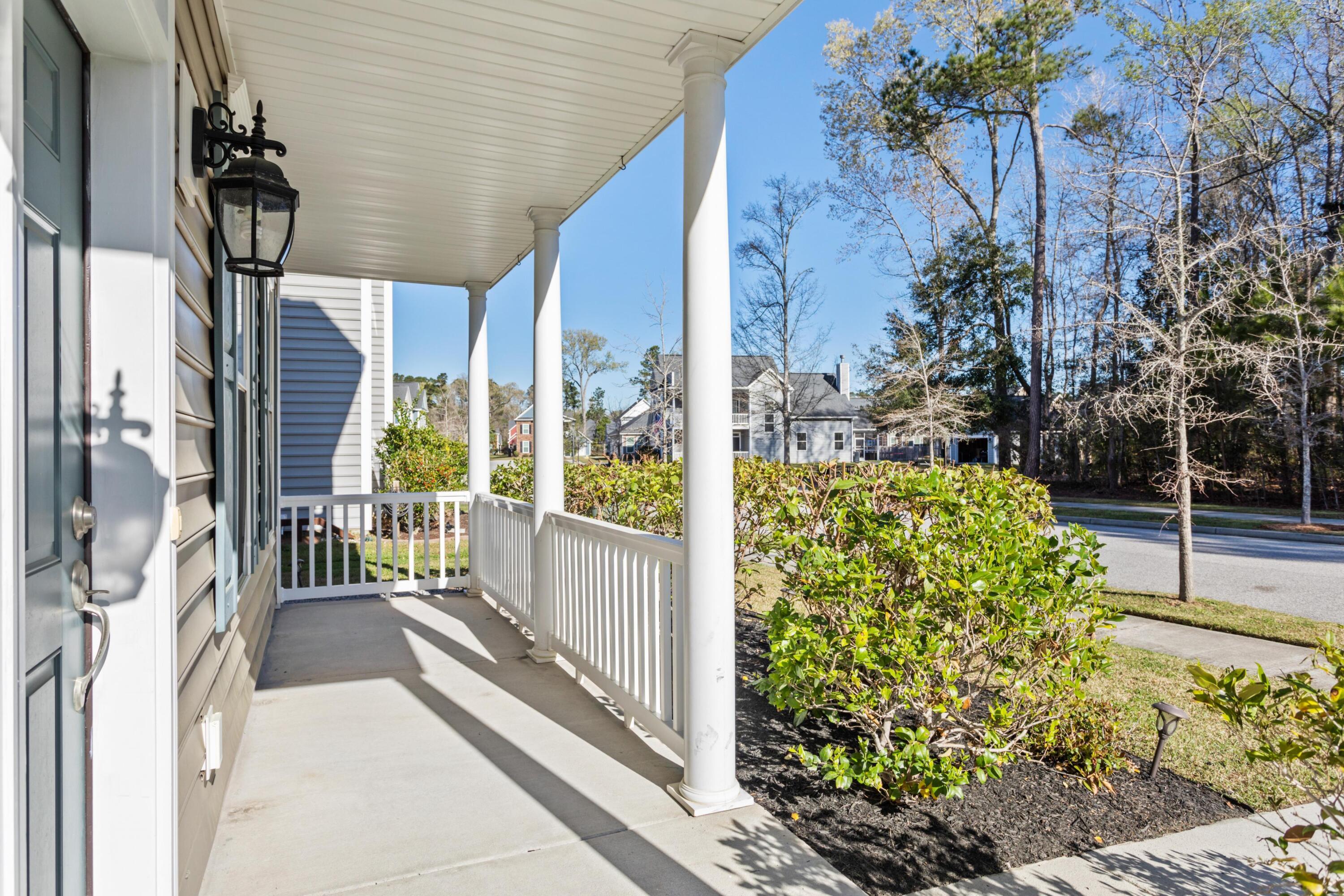 1425 Roustabout Way Charleston, SC 29414 - Photo 3 of 30 122960-CoastalRePhoto-2188