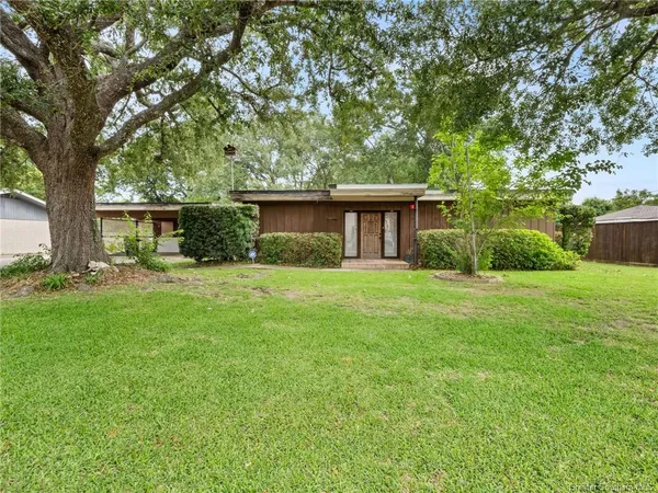 $189,500 | 1710 West Sale Road, Lake Charles, LA 70605