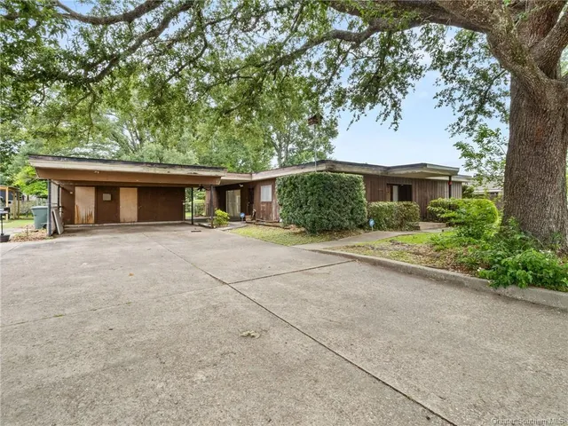 $229,500 | 1710 West Sale Road, Lake Charles, LA 70605