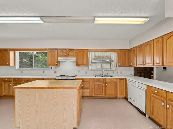 $189,500 | 1710 West Sale Road, Lake Charles, LA 70605