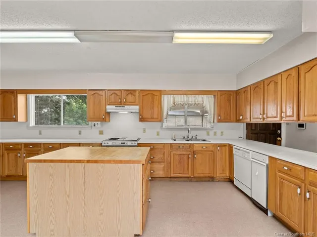 $229,500 | 1710 West Sale Road, Lake Charles, LA 70605