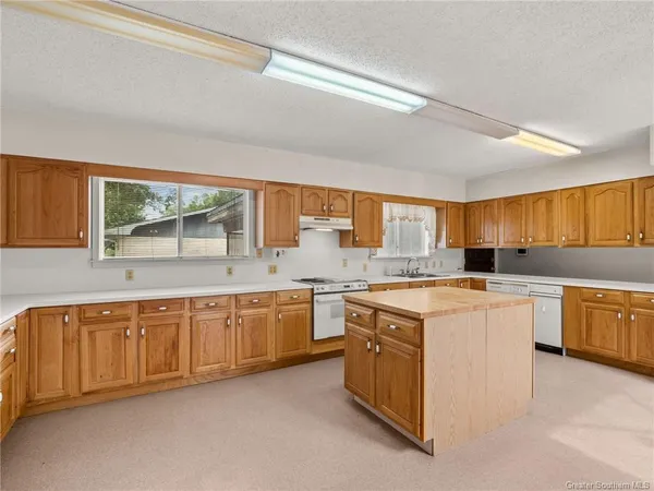 $189,500 | 1710 West Sale Road, Lake Charles, LA 70605