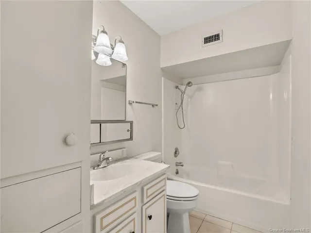 $229,500 | 1710 West Sale Road, Lake Charles, LA 70605