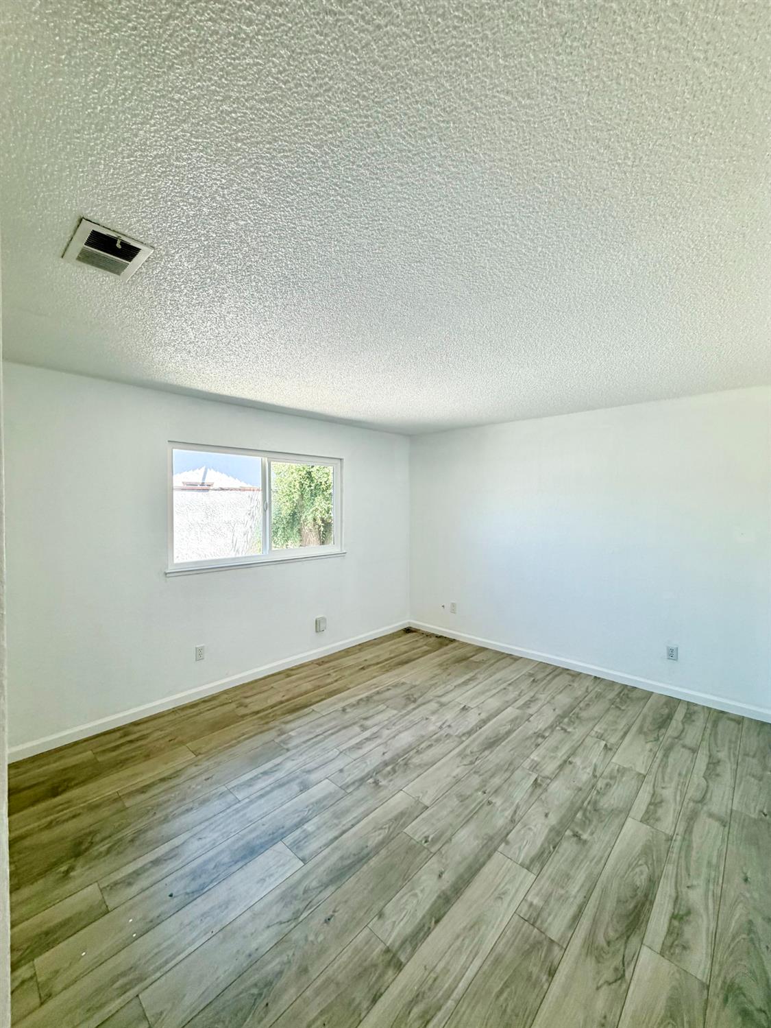 158 East Grant Line Road Tracy, CA 95376 - Photo 9 of 18
