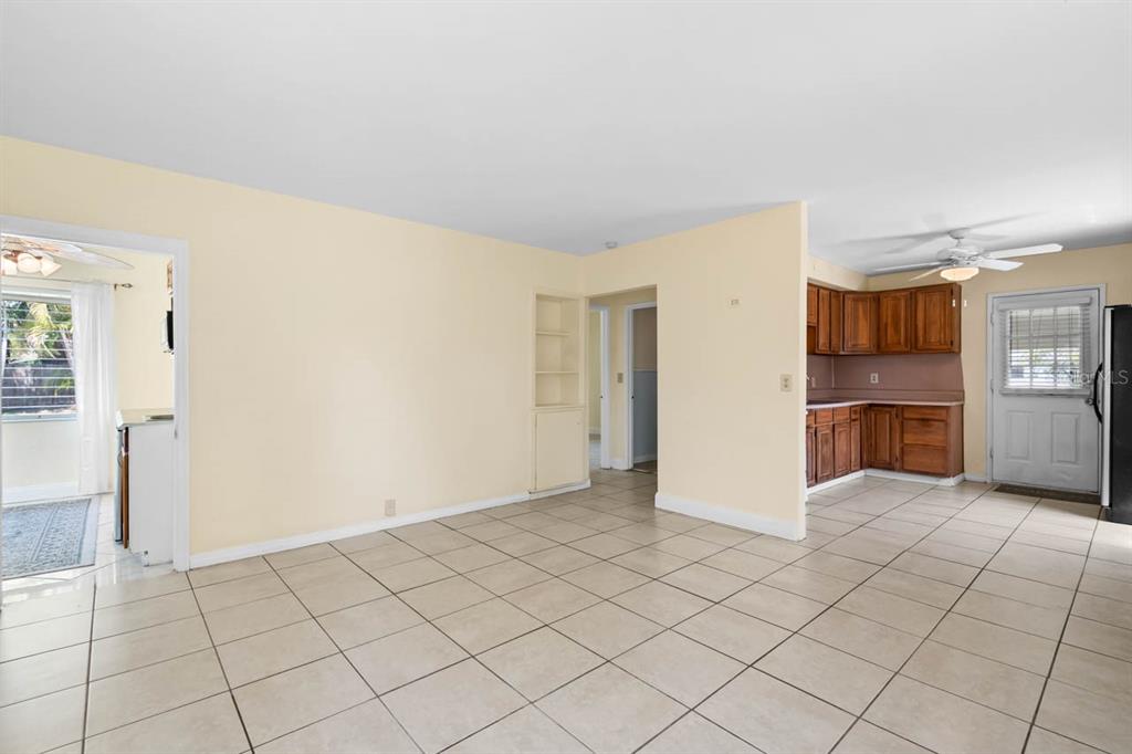 301 5th Avenue Northwest Ruskin, FL 33570 - Photo 9 of 48