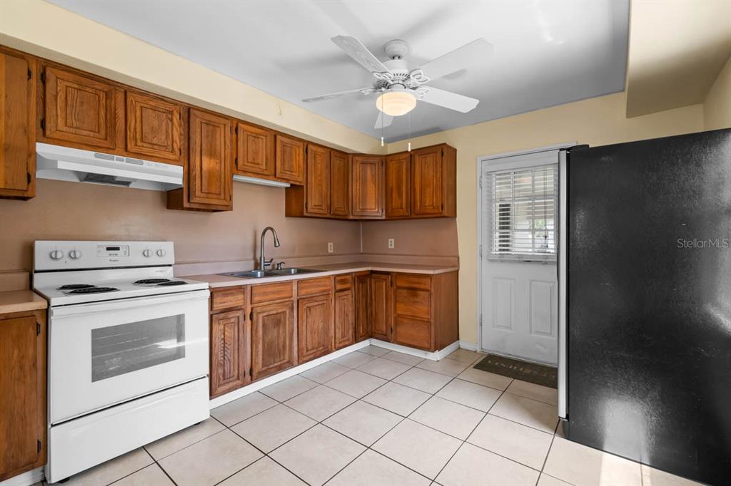 301 5th Avenue Northwest Ruskin, FL 33570 - Photo 10 of 48