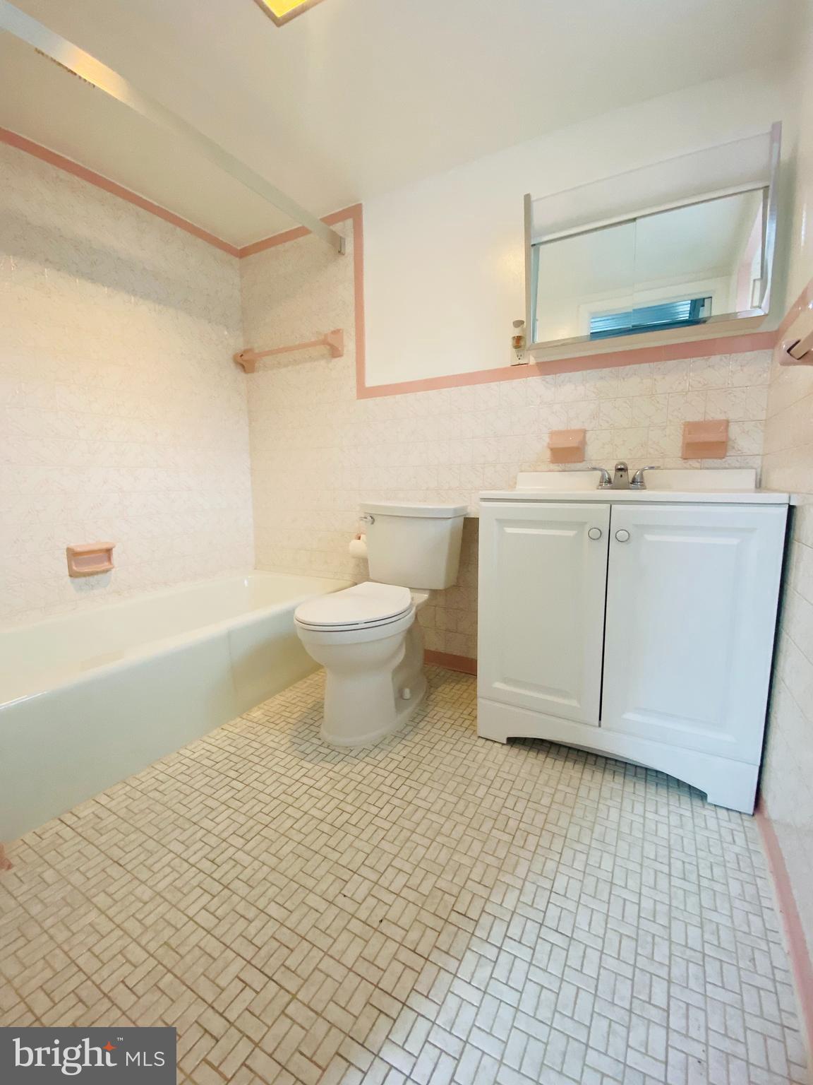 442 Folcroft Street, Unit A Baltimore, MD 21224 - Photo 13 of 17 Bathroom