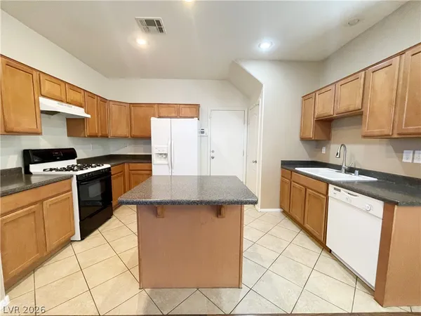 $2,140 | 10519 Allegrini Drive, Las Vegas, NV 89141