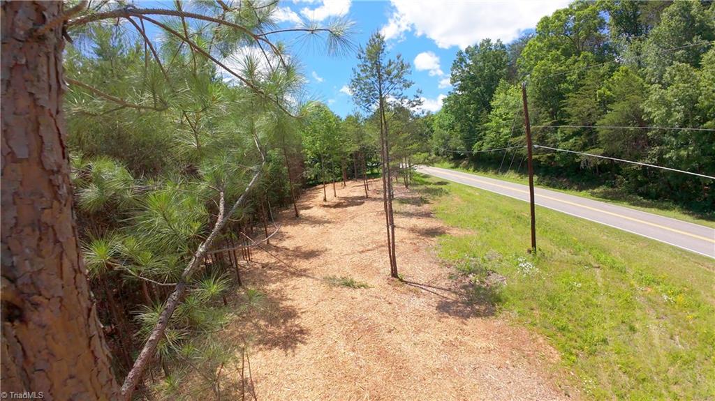 1740 Shiloh Church Road Winston-Salem, NC 27105 - Photo 3 of 33