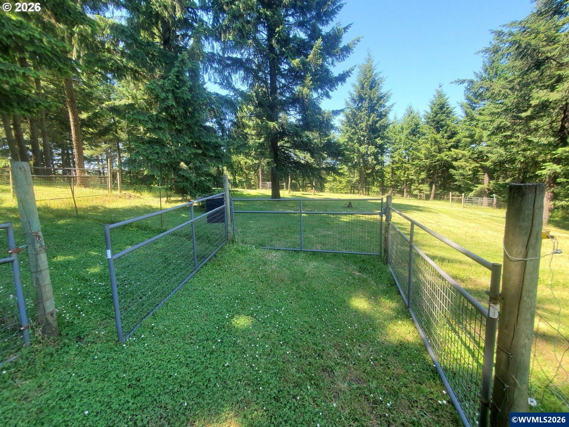 1401 Reuben Boise Road Dallas, OR 97338 - Photo 18 of 48