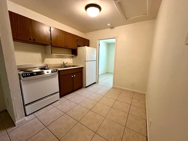 $1,350 | 300 20th Street, Unit 8, West Palm Beach, FL 33407