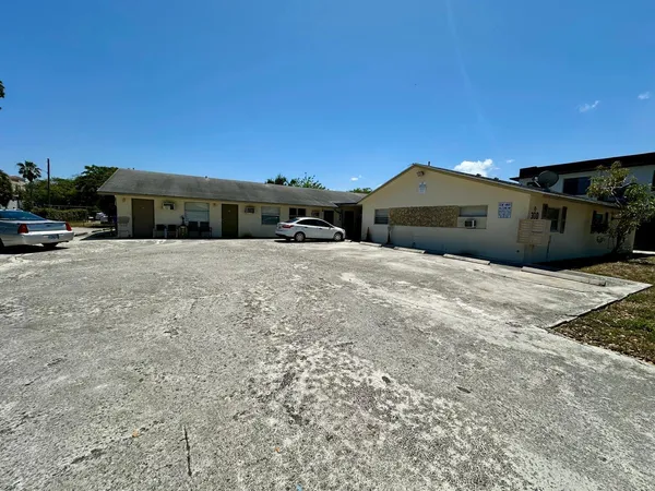 $1,350 | 300 20th Street, Unit 8, West Palm Beach, FL 33407