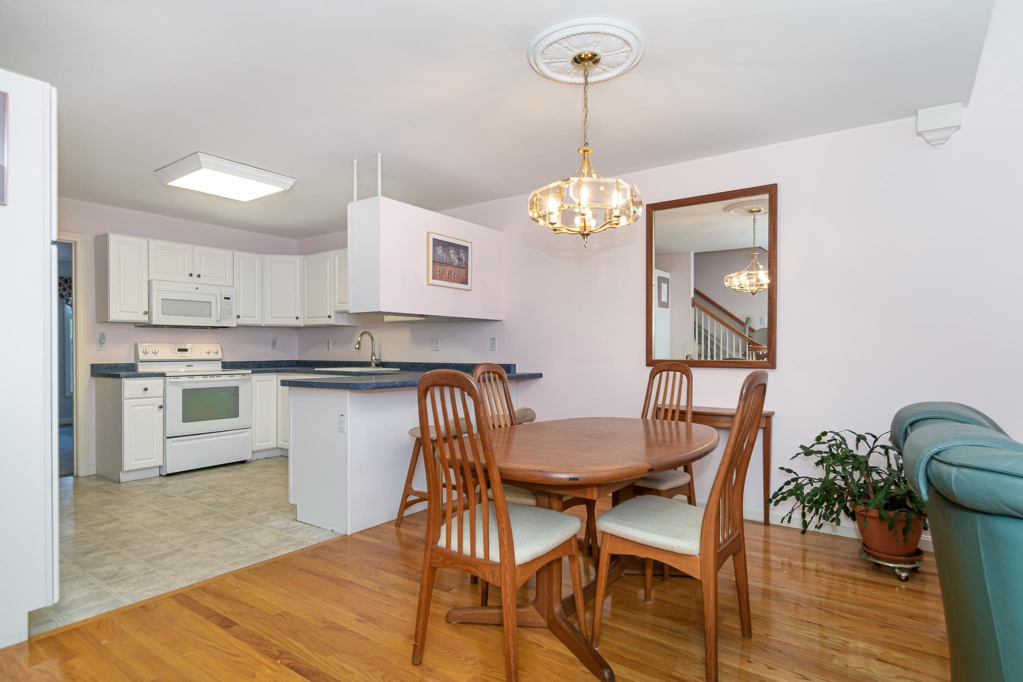 59 Pleasant Street Windham, NH 03087 - Photo 4 of 40 Gallery Image 4