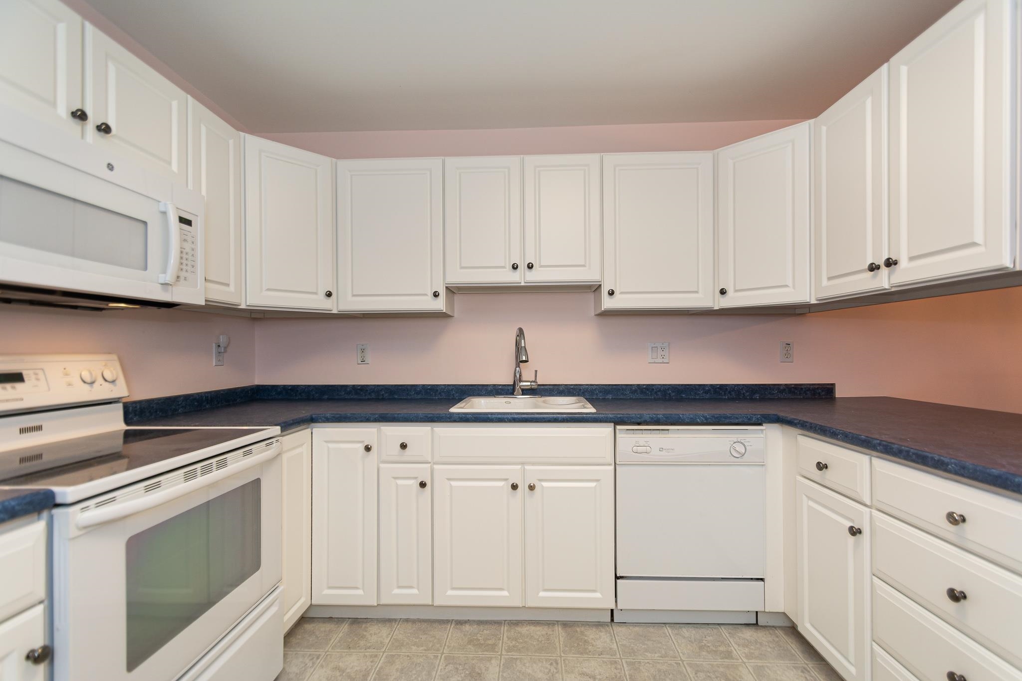 59 Pleasant Street Windham, NH 03087 - Photo 7 of 40 Gallery Image 7
