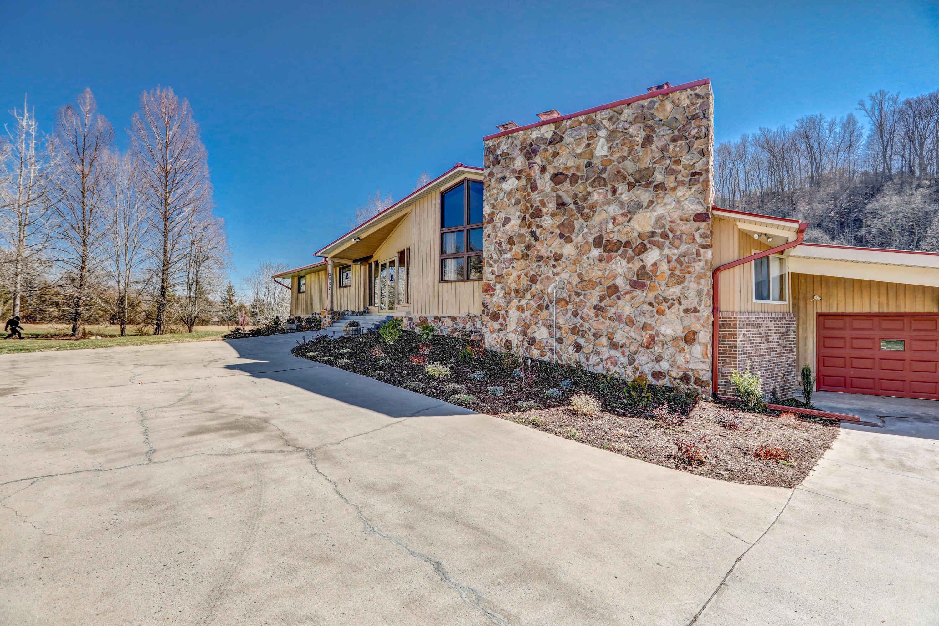 2987 Reservoir Road Kingsport, TN 37660 - Photo 95 of 137 B42A9498_499_500_501_502