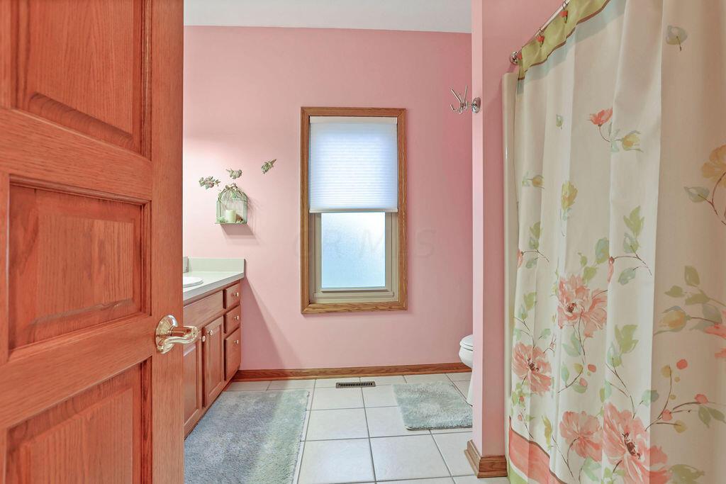 2913 Blacklick Road Northwest Baltimore, OH 43105 - Photo 27 of 75 Bathroom #1