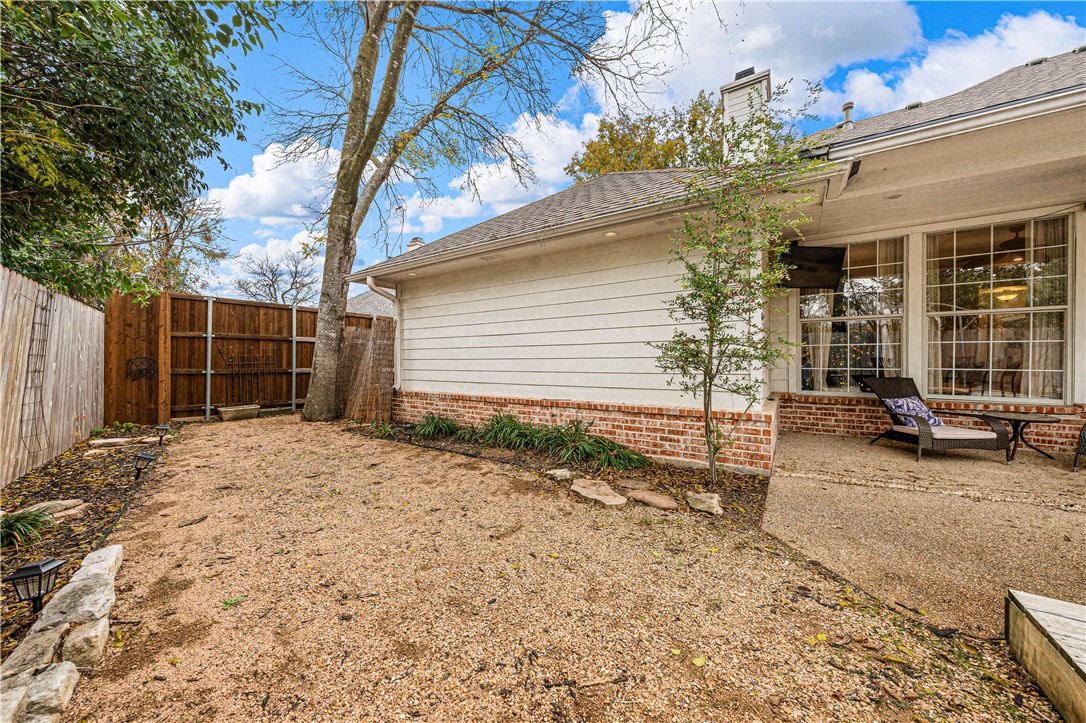 3313 Fox Hollow Circle Waco, TX 76708 - Photo 79 of 88 a backyard of a house