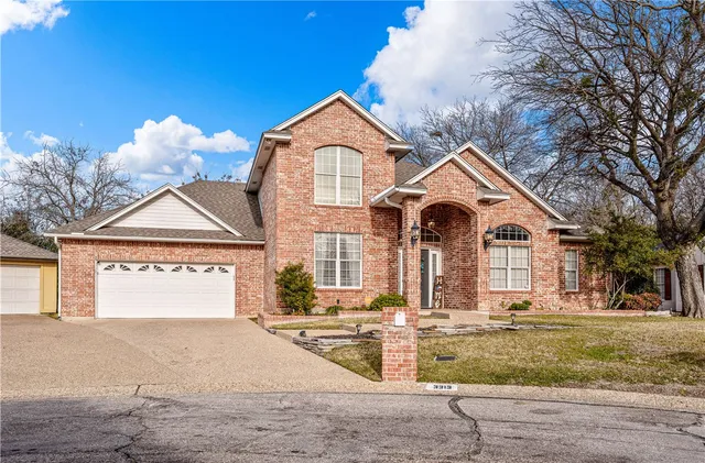 $470,000 | 3313 Fox Hollow Circle, Waco, TX 76708