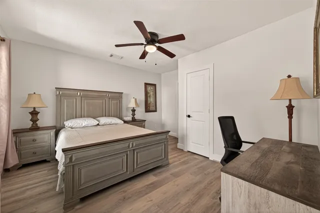 $2,500 | 4309 Beggs Street, Houston, TX 77009