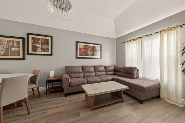 $2,250 | 4309 Beggs Street, Houston, TX 77009