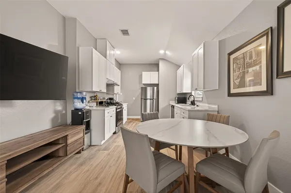$2,250 | 4309 Beggs Street, Houston, TX 77009