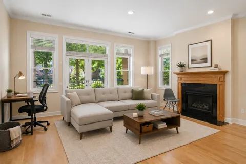 $525,000 | 819 Foster Street, Unit 1S, Evanston, IL 60201