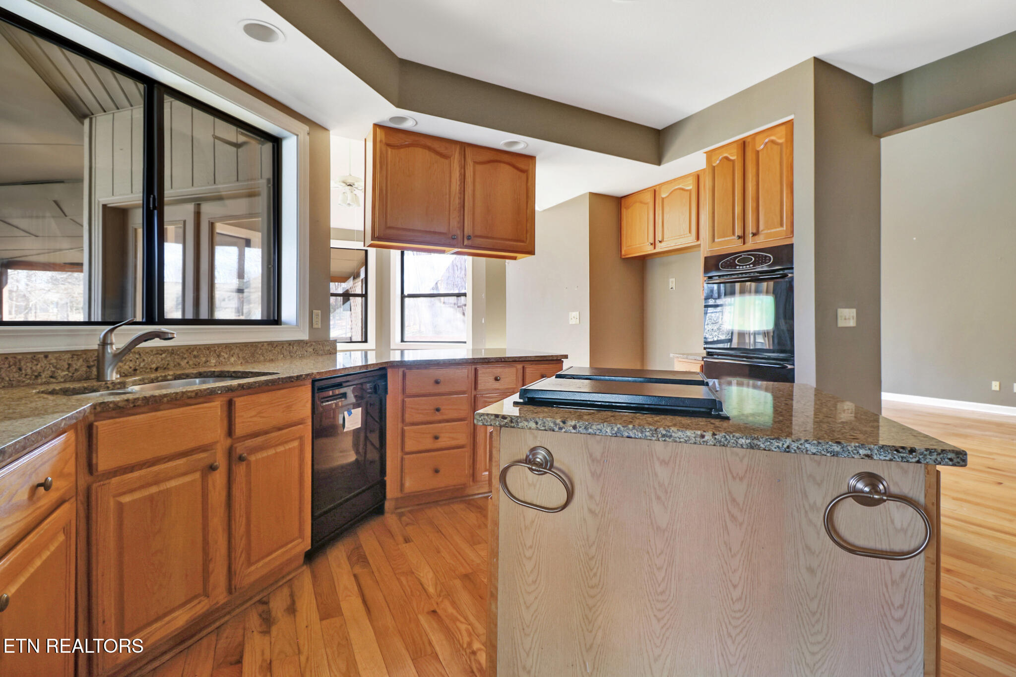 121 Inata Circle Loudon, TN 37774 - Photo 21 of 52 if1a4007-if1a4011