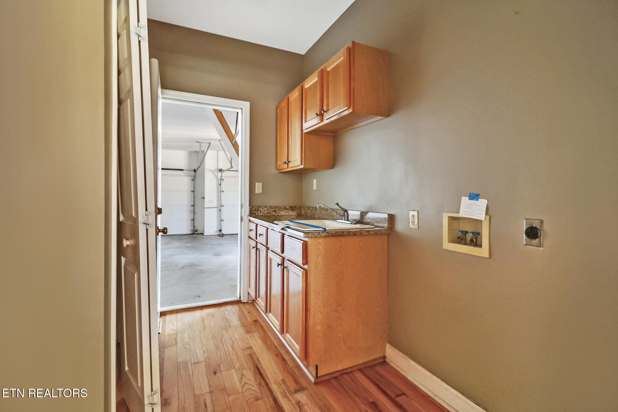 121 Inata Circle Loudon, TN 37774 - Photo 22 of 52 if1a4012-if1a4016