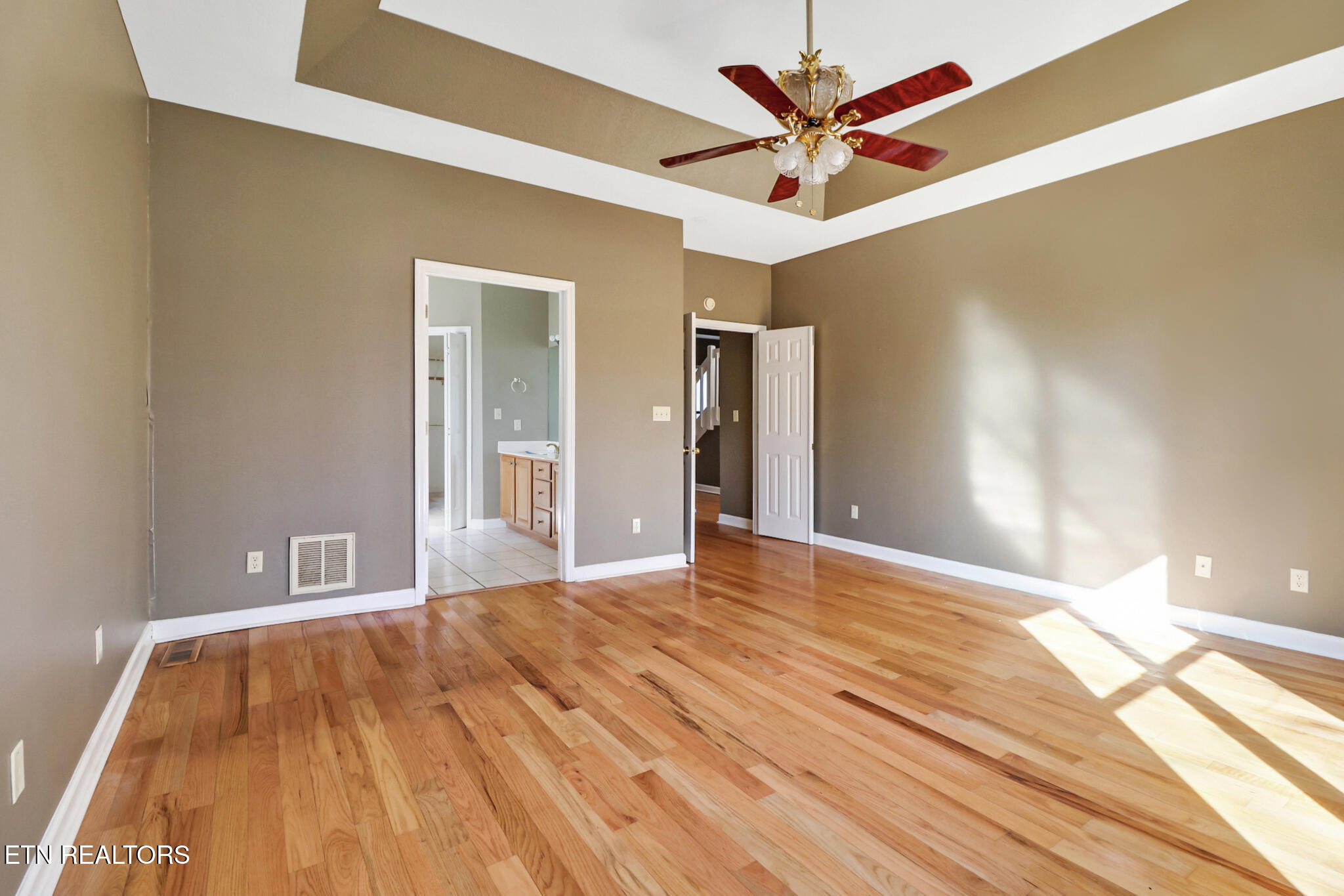 121 Inata Circle Loudon, TN 37774 - Photo 28 of 52 if1a4042-if1a4046