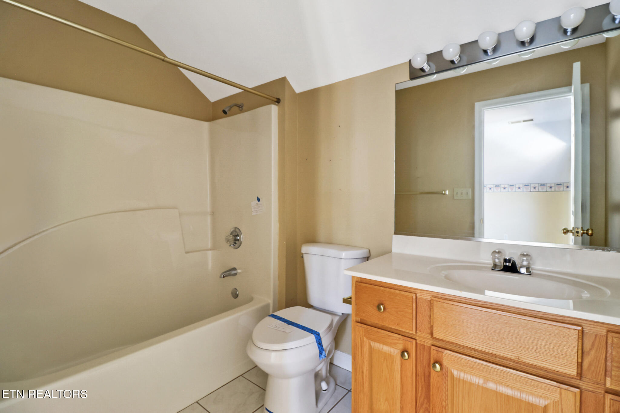 121 Inata Circle Loudon, TN 37774 - Photo 37 of 52 if1a4093-if1a4097