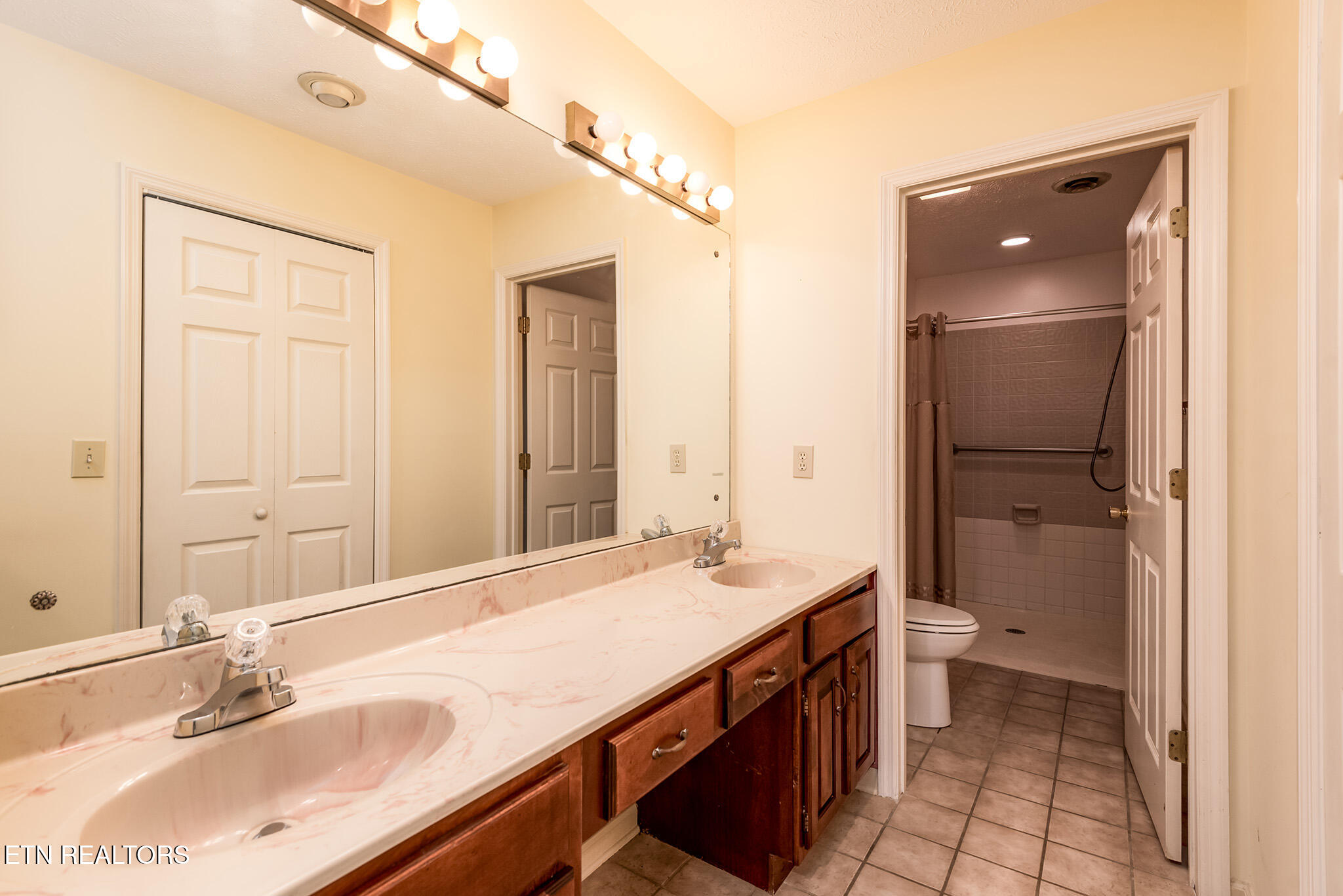 337 Suburban Road Knoxville, TN 37923 - Photo 18 of 25 337_Suburban_118