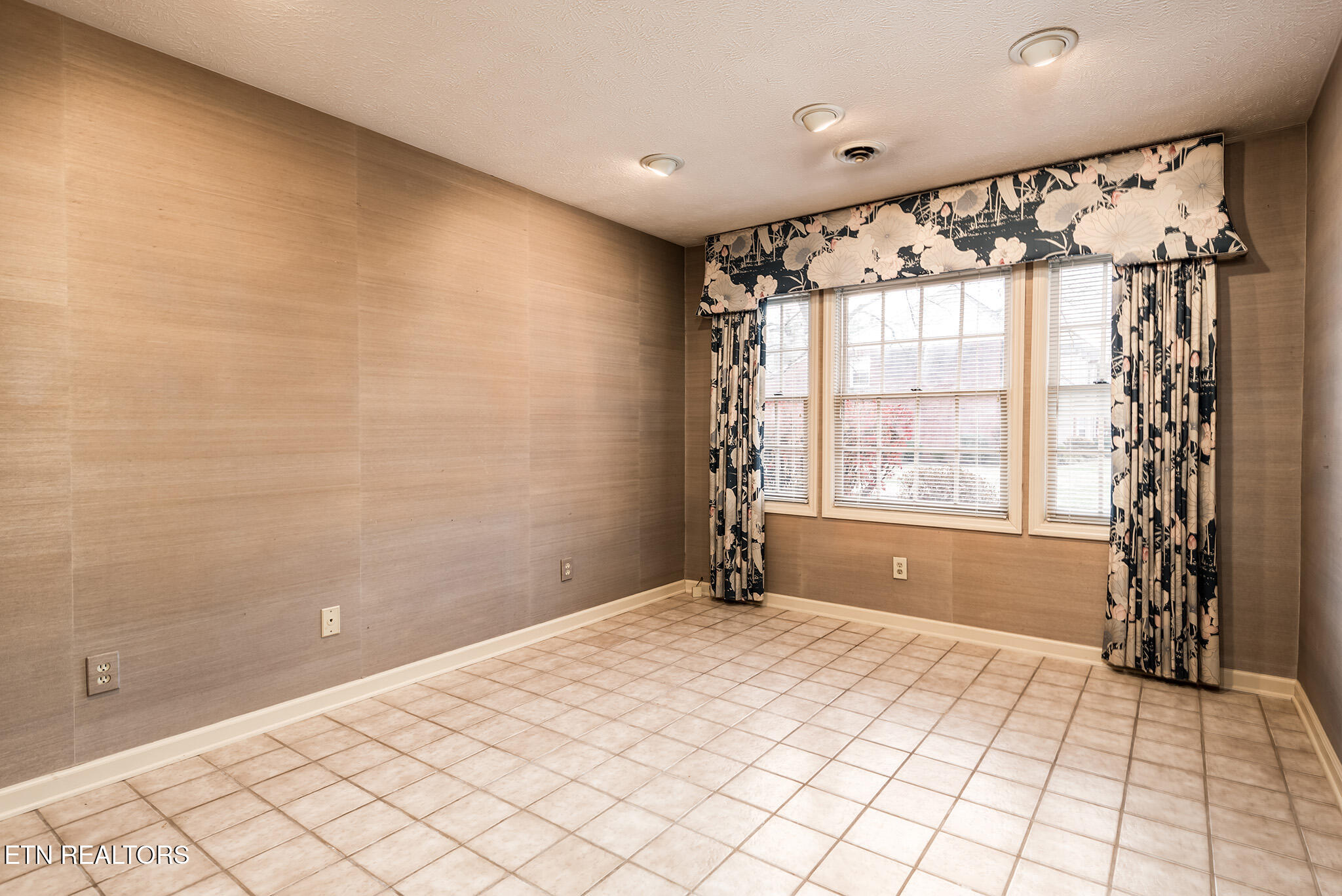 337 Suburban Road Knoxville, TN 37923 - Photo 19 of 25 337_Suburban_119