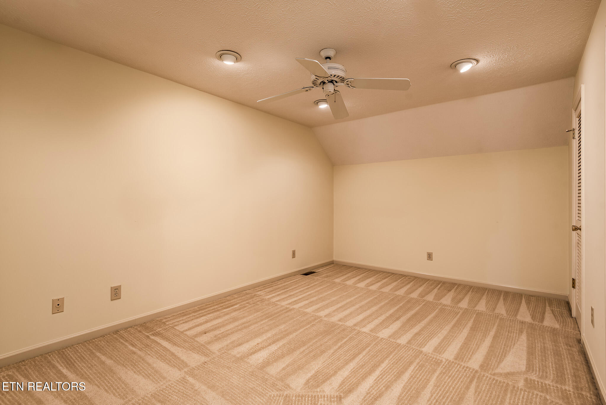 337 Suburban Road Knoxville, TN 37923 - Photo 23 of 25 337_Suburban_123