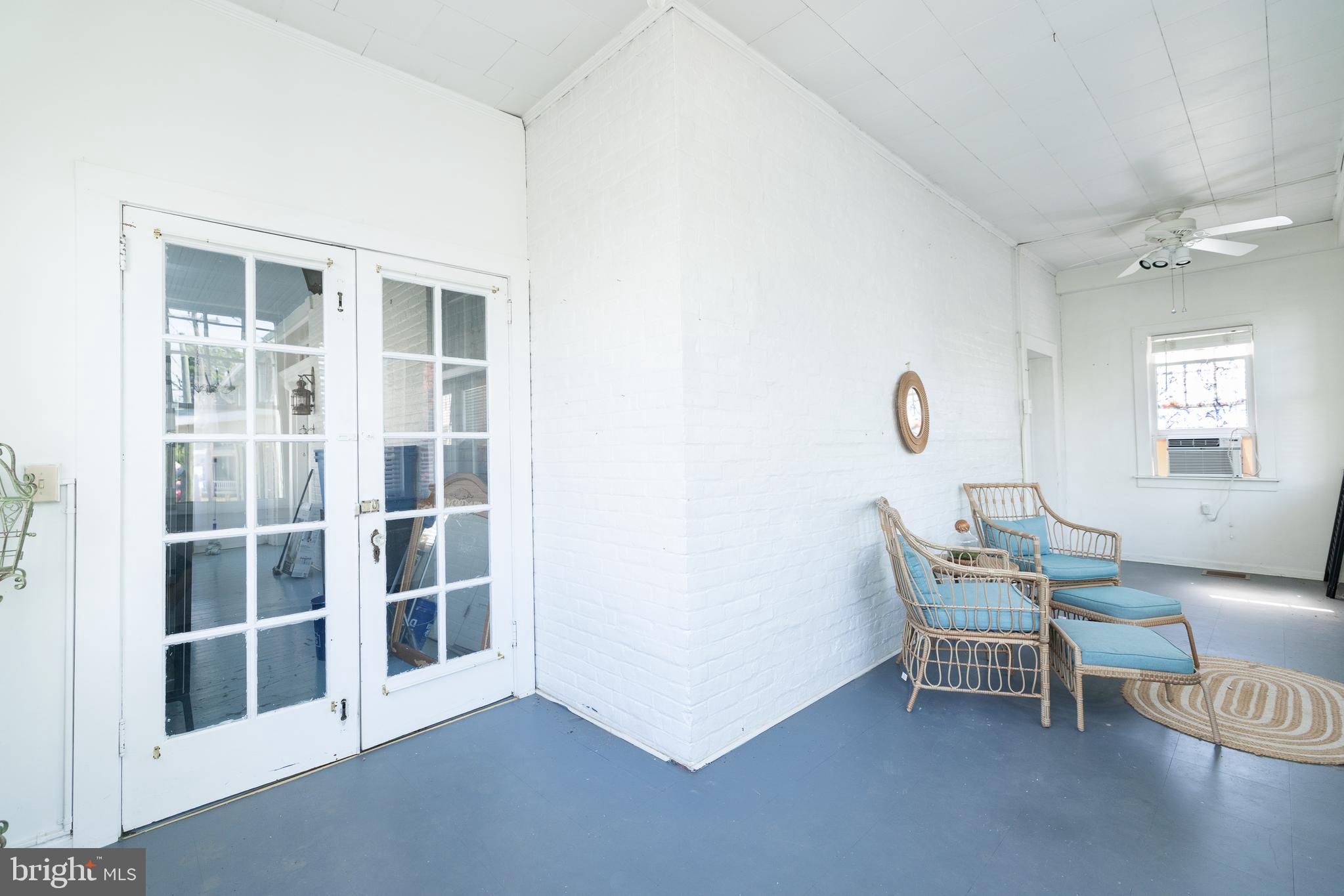 5378 Main Street Stephens City, VA 22655 - Photo 13 of 58 a living room with furniture and a window