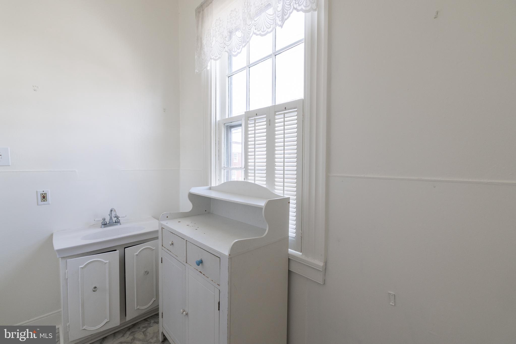 5378 Main Street Stephens City, VA 22655 - Photo 33 of 58 a utility room with dryer and washer