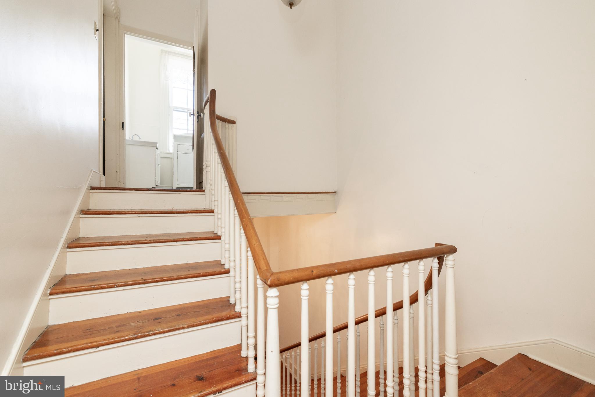5378 Main Street Stephens City, VA 22655 - Photo 35 of 58 a view of entryway