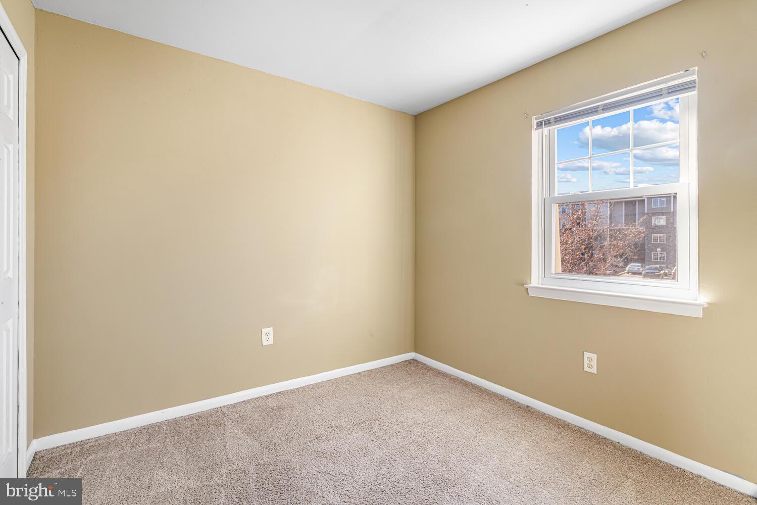 515 North York Road, Unit 1C Willow Grove, PA 19090 - Photo 12 of 18 an empty room with a window
