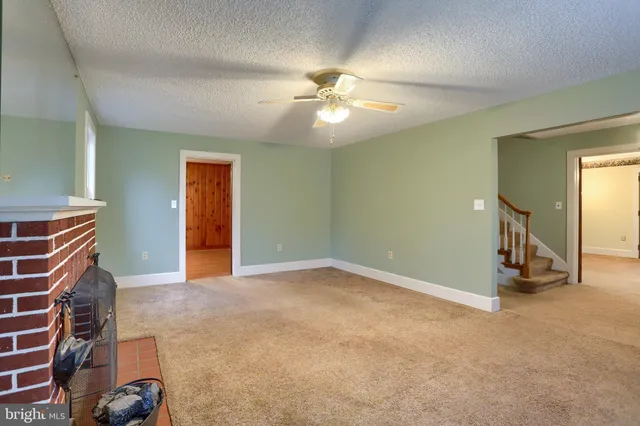 a view of entryway and hall