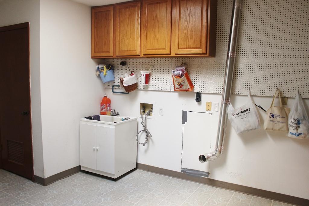1800 Repass Road New Market, TN 37820 - Photo 22 of 39 laundry, cont. (1024x683).jpg