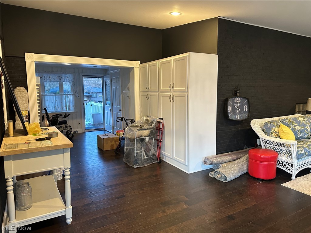 Sitting room connecting to breezeway