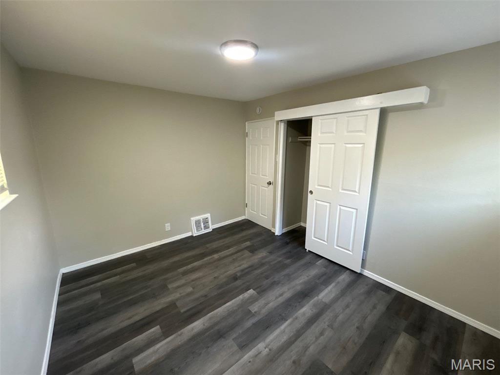 248 Perthshire Road St. Louis, MO 63137 - Photo 8 of 16
